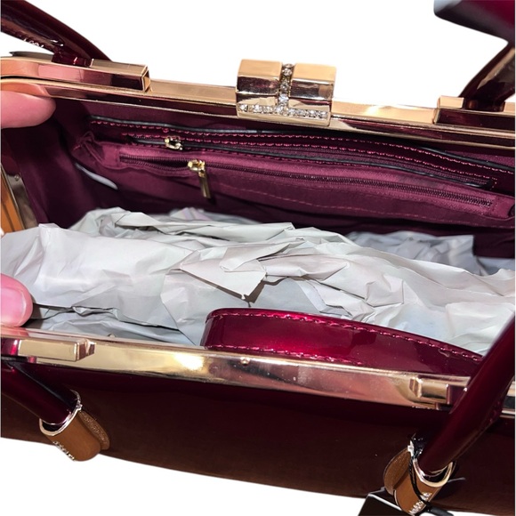 MKF Burgundy Shoulder Bag w/ Removable Strap - NWT - Picture 5 of 6